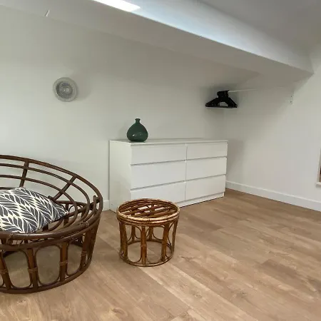 La - Sleep In Appartement *